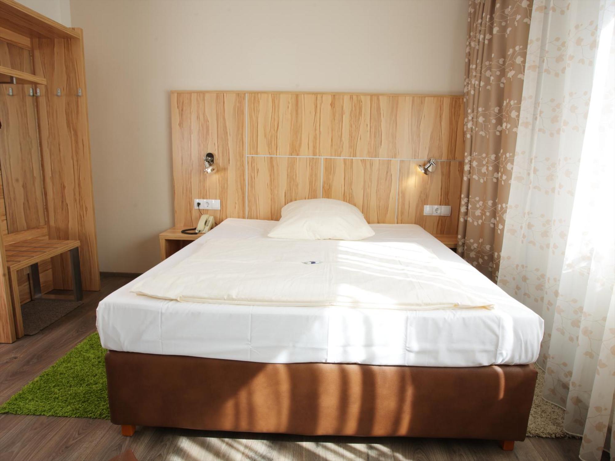 Hotel Reinhardtshof Garni Wolfschlugen Habitación foto